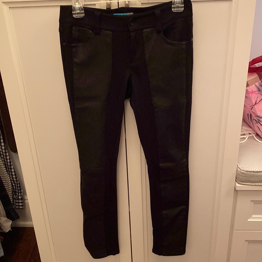 Awesome Alice and Olivia Black Pants with Leather Accent